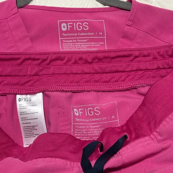 SOLD ✨ FIGS Electric Orchid Scrub Set — Catarina Top + Zamora Joggers (Medium) - Picture 8 of 10